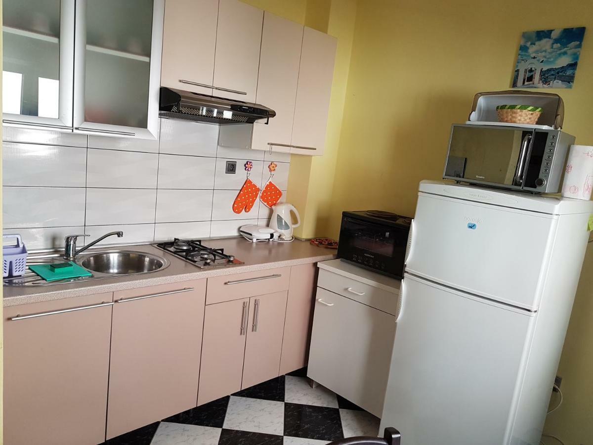 Apartment Mimosa Vir Buitenkant foto